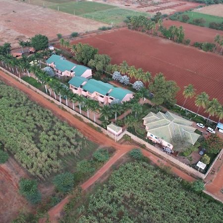 Krishna Heritage Resort Badami Luaran gambar