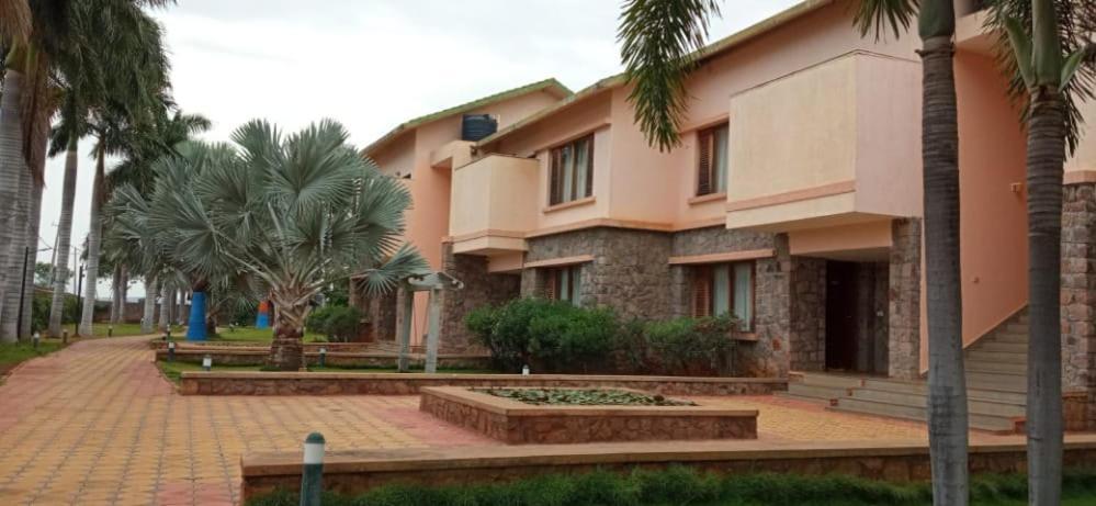 Krishna Heritage Resort Badami Luaran gambar