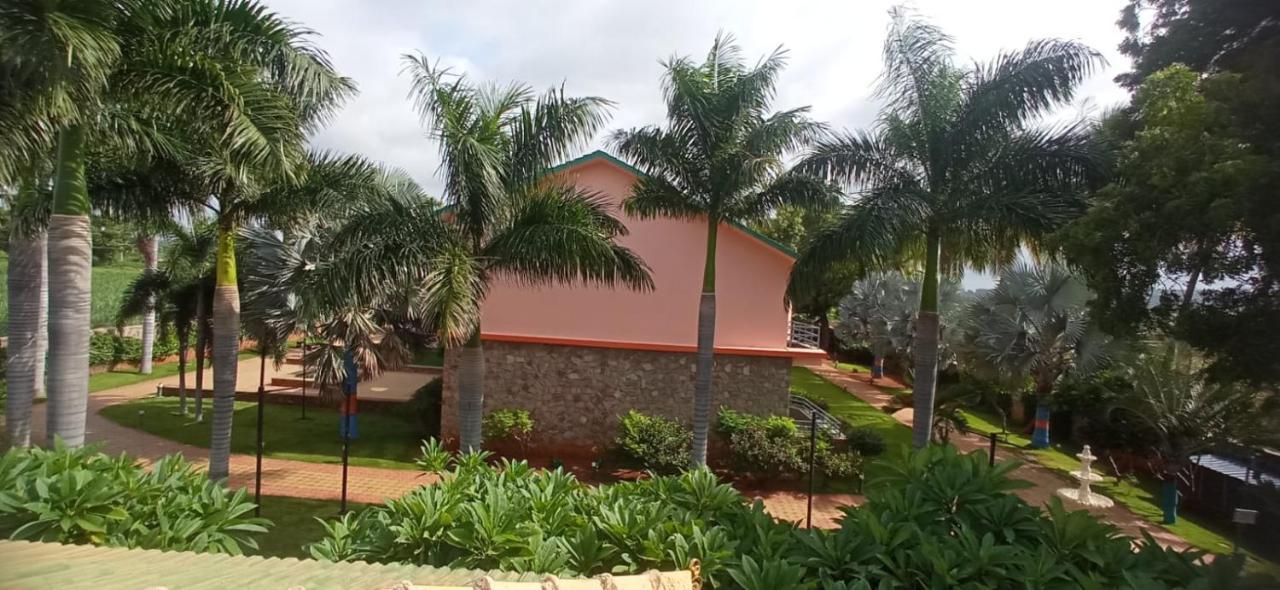 Krishna Heritage Resort Badami Luaran gambar